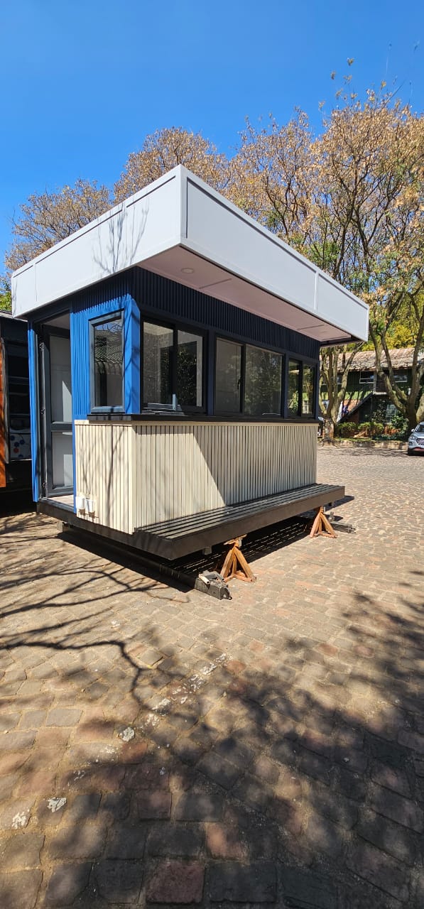 A GUARD HOUSES - PREMIUM (2.4 X 3)