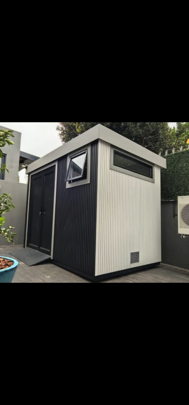 A GARDEN SHED & STORAGE UNITS (2.4 x 4.8)