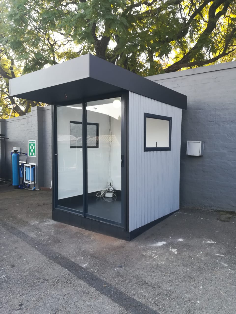A GUARD HOUSES - TINY (2.4 X 2) With roof overhang